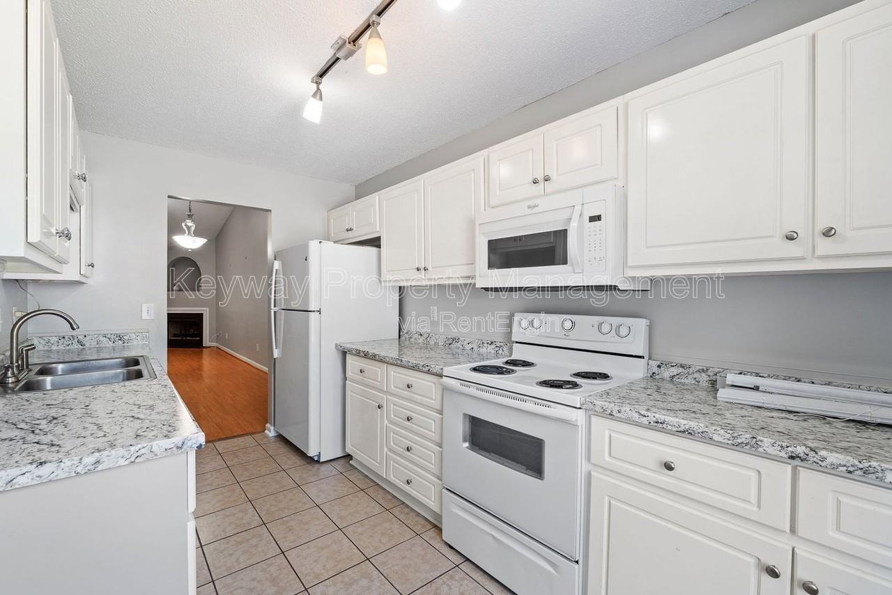133 Singletree Ln - Photo 7 of 18