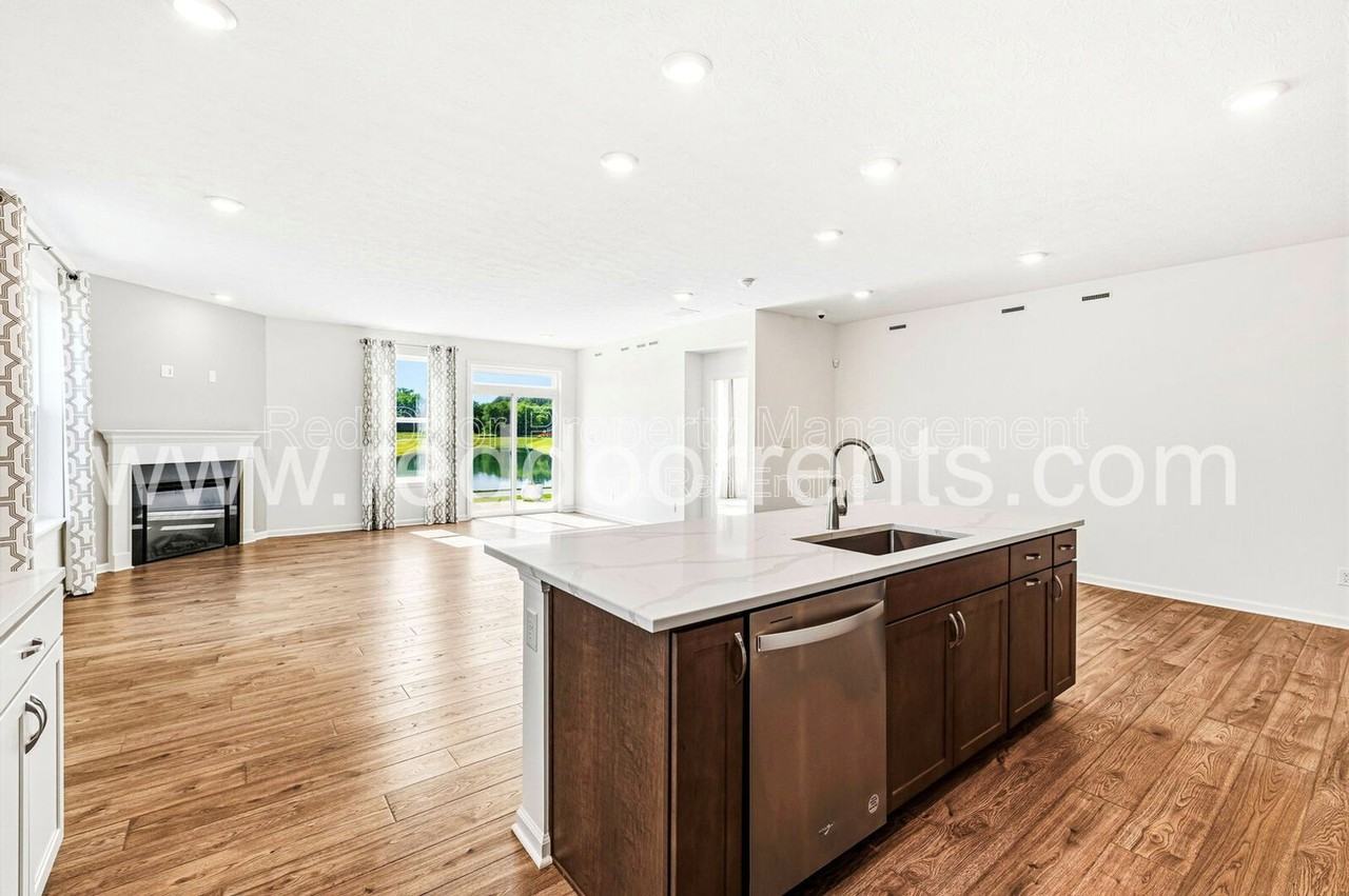 4146 Palermo Garden Dr - Photo 7 of 34