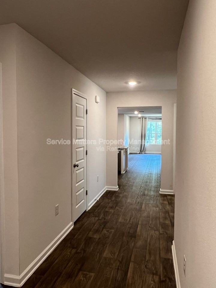 5451 Merlin Way - Photo 4 of 41