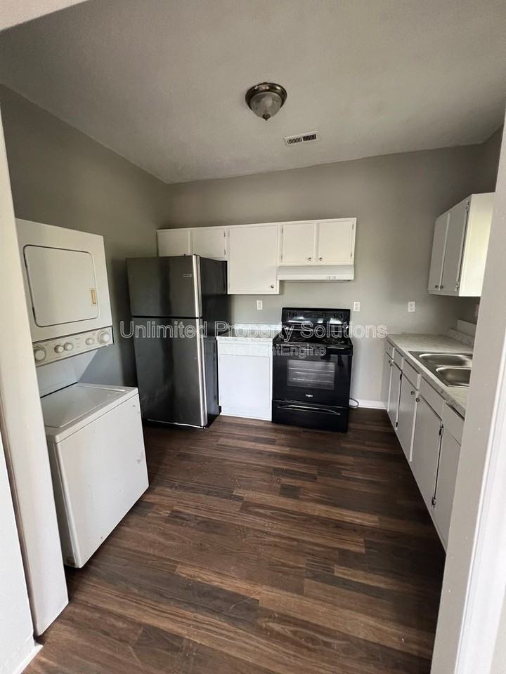 214 S 13th St #B - Photo 5 of 19