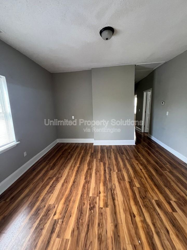 214 S 13th St #B - Photo 7 of 19