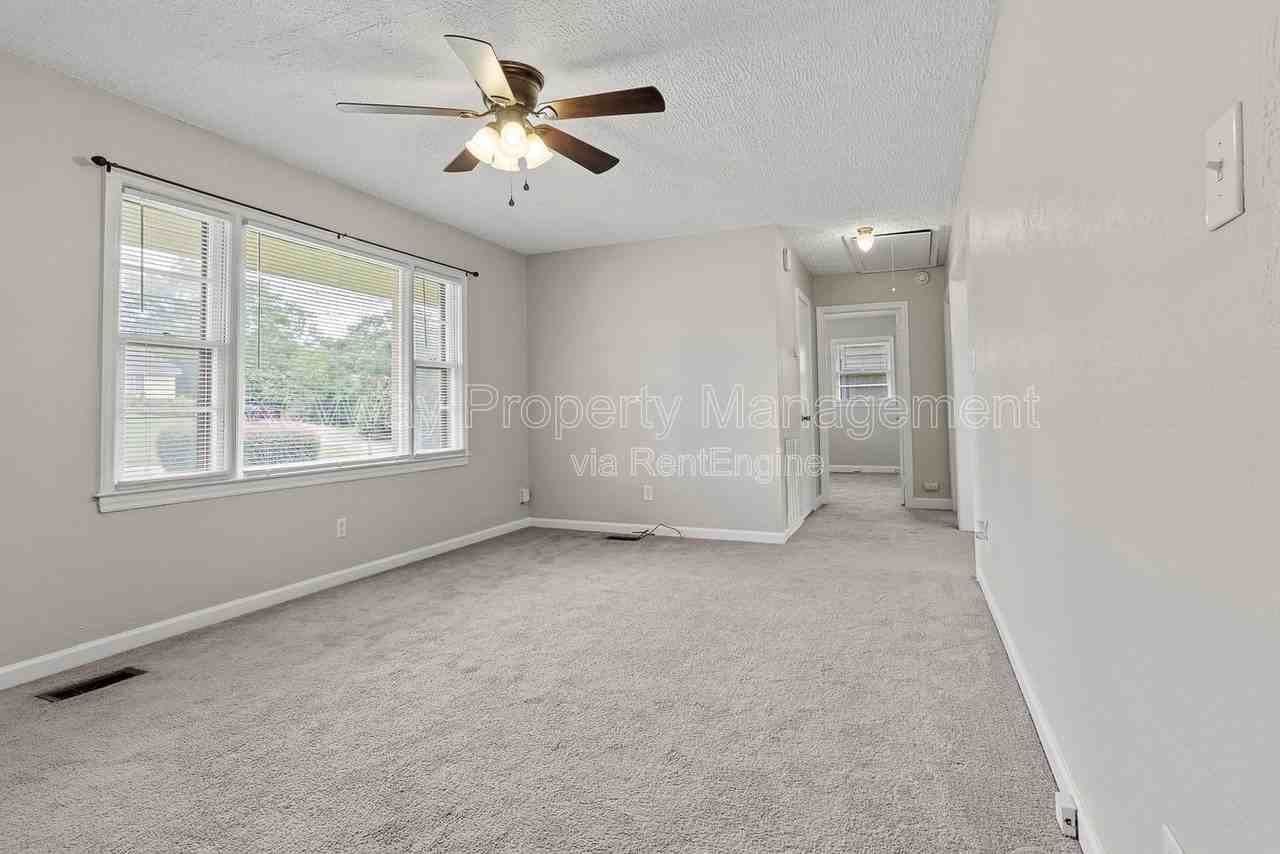 133 Belair Rd - Photo 3 of 16
