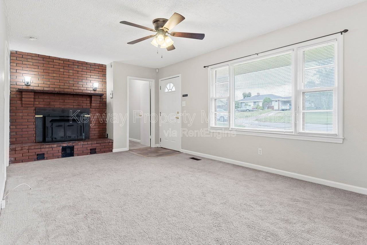 133 Belair Rd - Photo 7 of 16