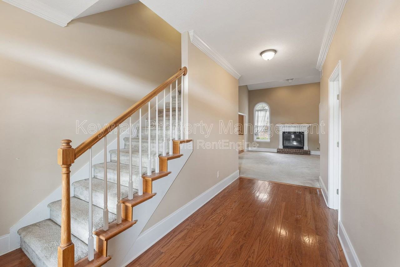 4890 Somerset Dr - Photo 4 of 28