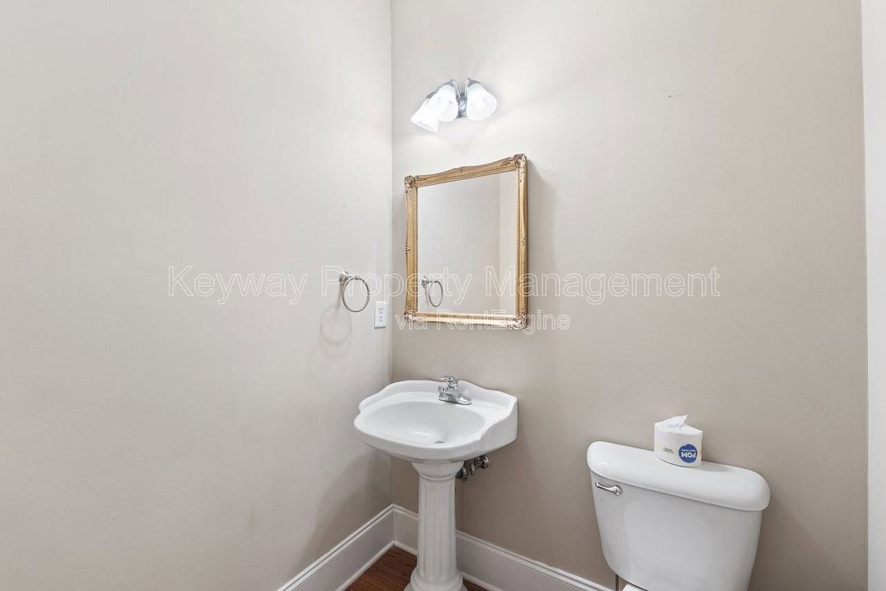 4890 Somerset Dr - Photo 7 of 28