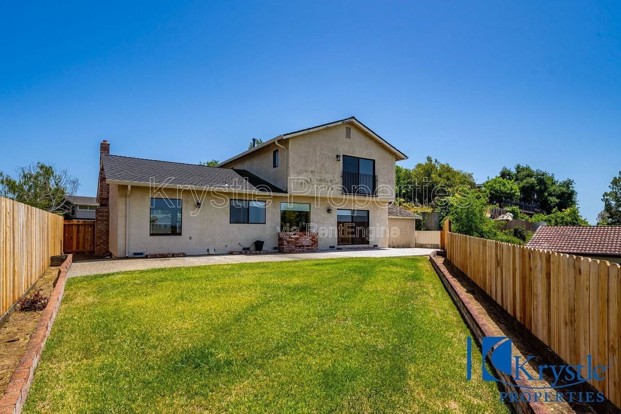 149 Pajaro Way - Photo 3 of 50