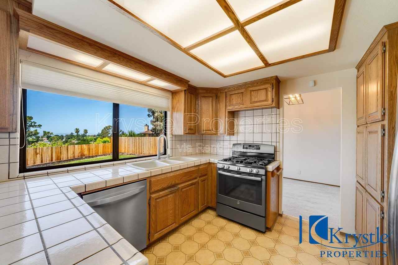 149 Pajaro Way - Photo 7 of 50