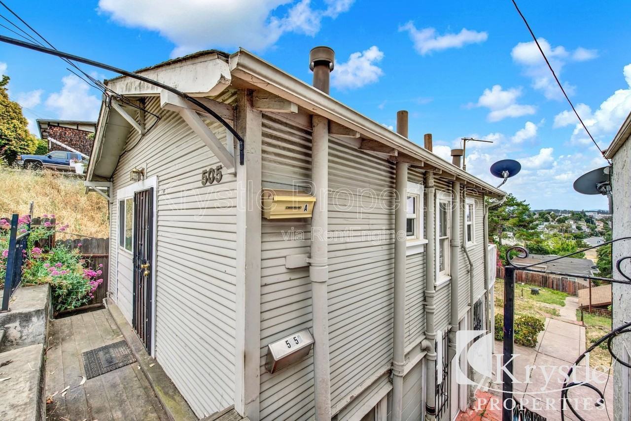 505 Hichborn St #B - Photo 5 of 23