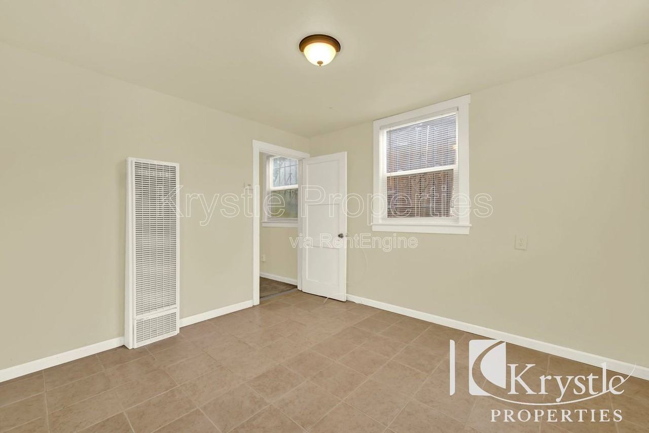 505 Hichborn St #B - Photo 7 of 23