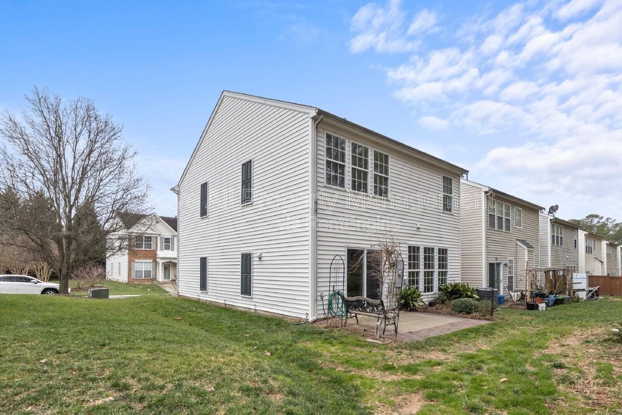400 Berlin Way - Photo 7 of 35