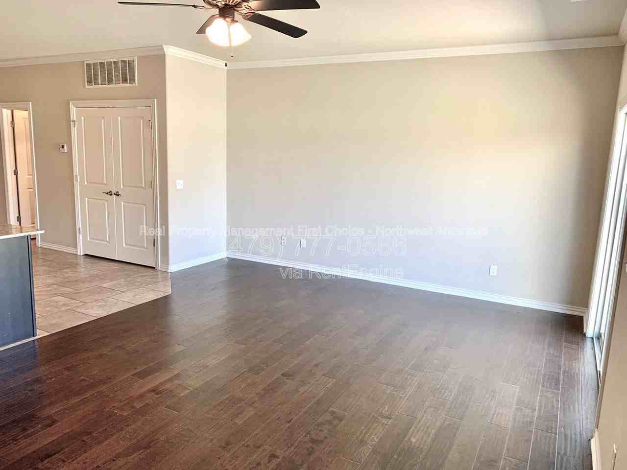 2709 W Shasta Rd - Photo 3 of 14