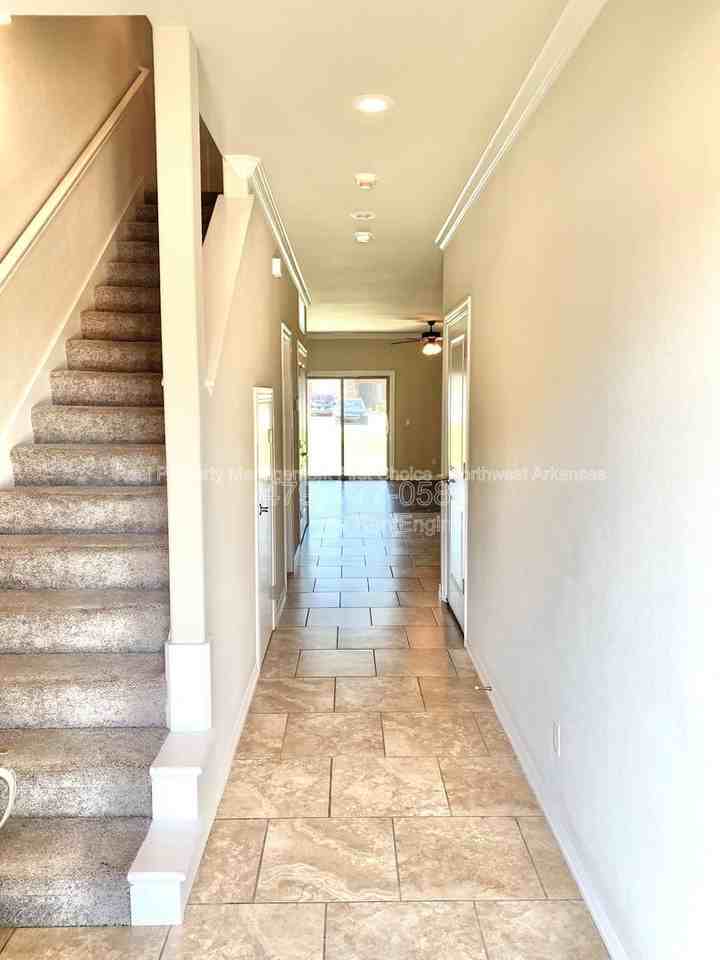 2709 W Shasta Rd - Photo 5 of 14