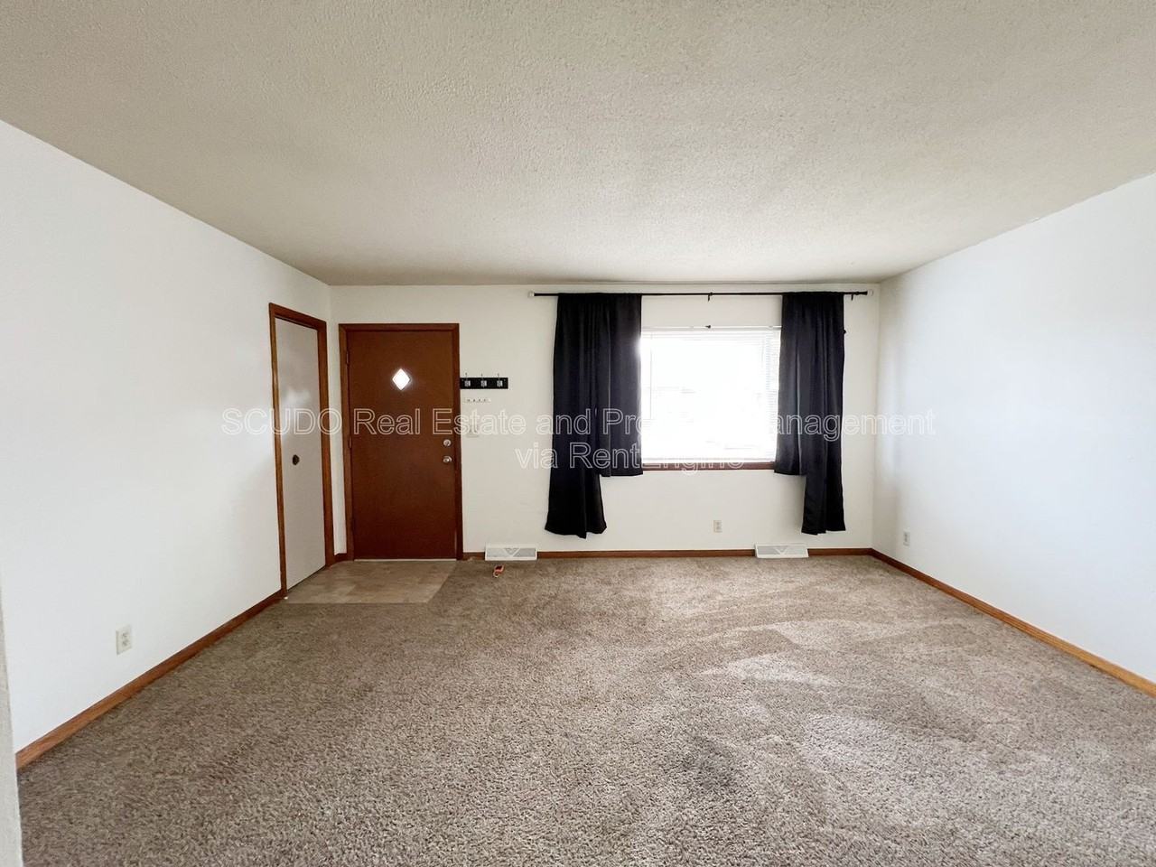 2320 S Grand Ave - Photo 3 of 17