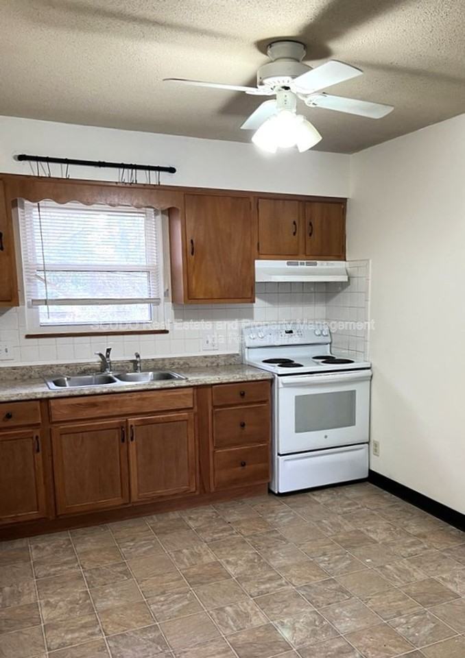 2320 S Grand Ave - Photo 5 of 17