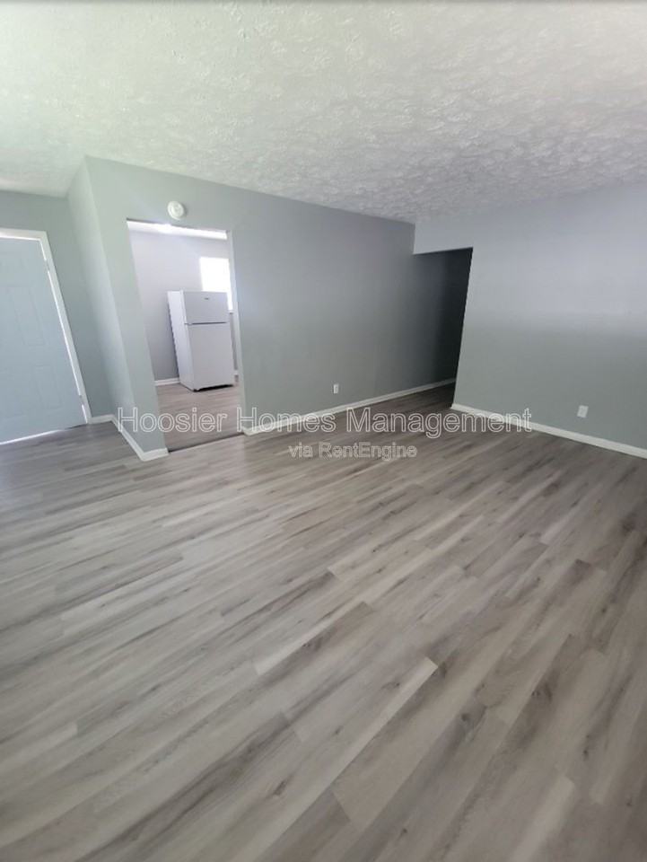 712 N Linwood Ave - Photo 4 of 9