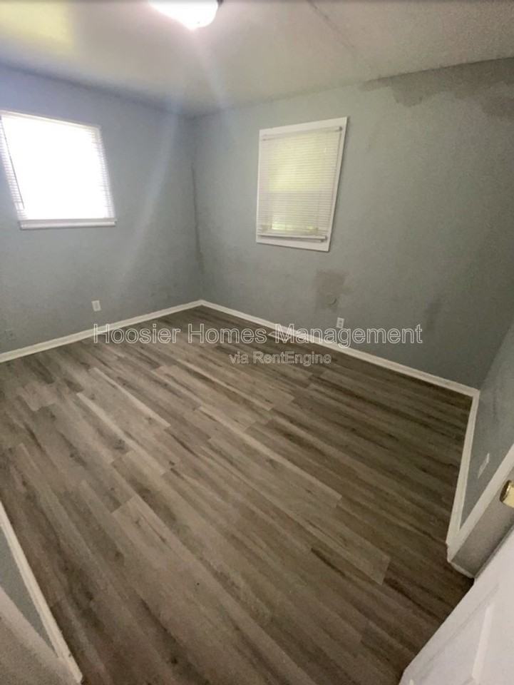 712 N Linwood Ave - Photo 7 of 9