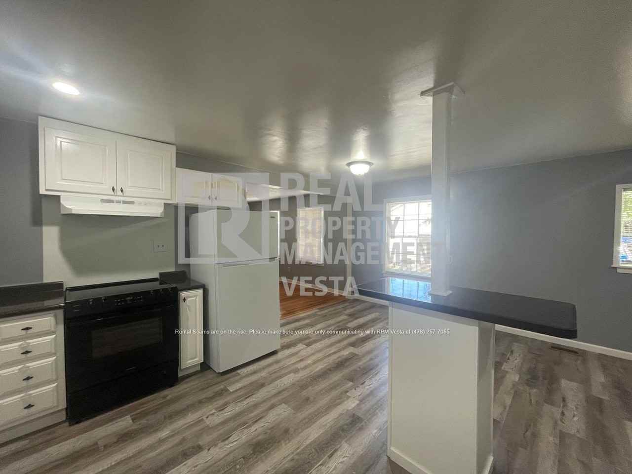 2875 Barrett Ave - Photo 5 of 17