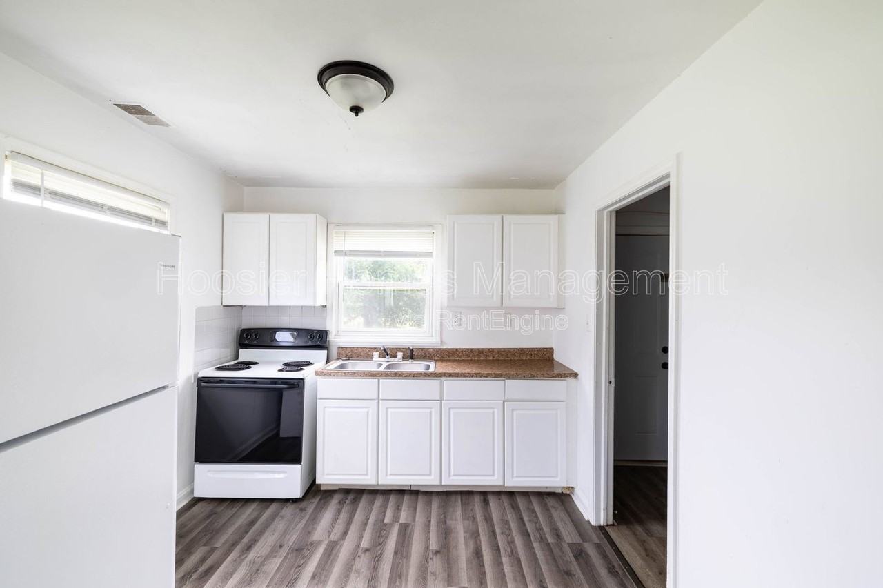 6119 Nimitz Dr - Photo 4 of 14