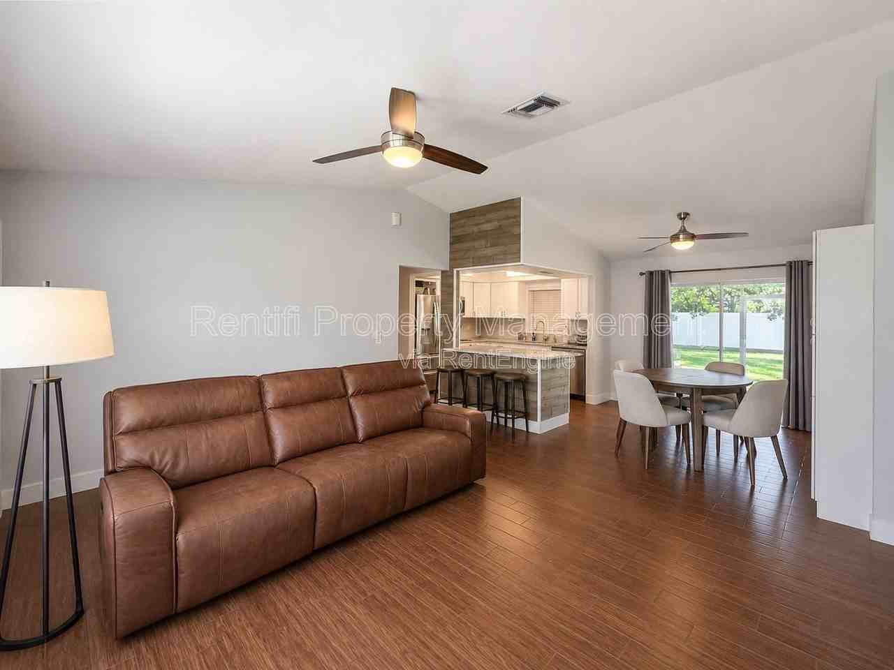 1309 Se 37th Ter - Photo 7 of 25