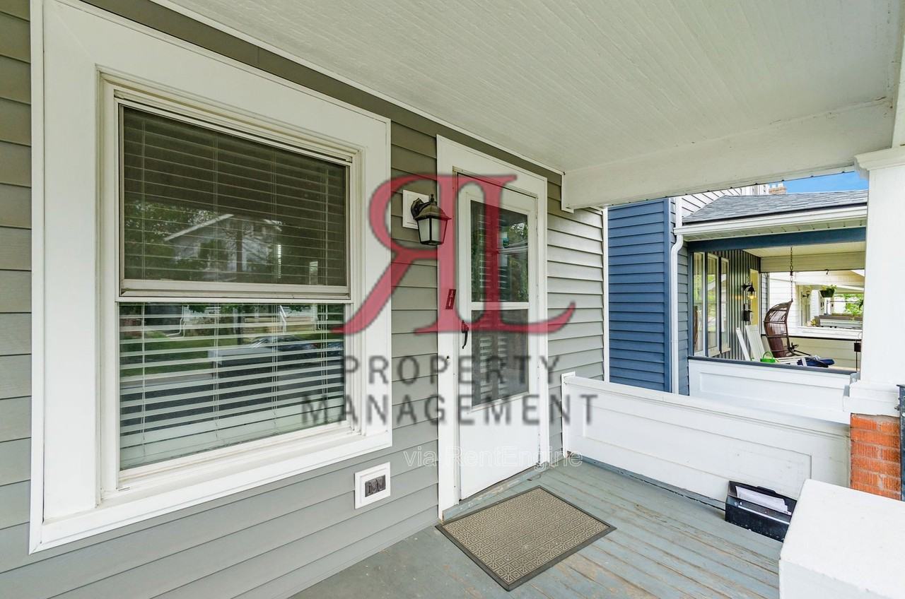 247 E Jenkins Ave - Photo 3 of 24