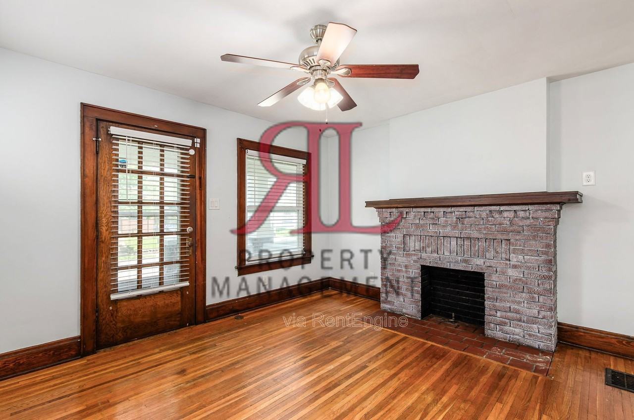 247 E Jenkins Ave - Photo 4 of 24