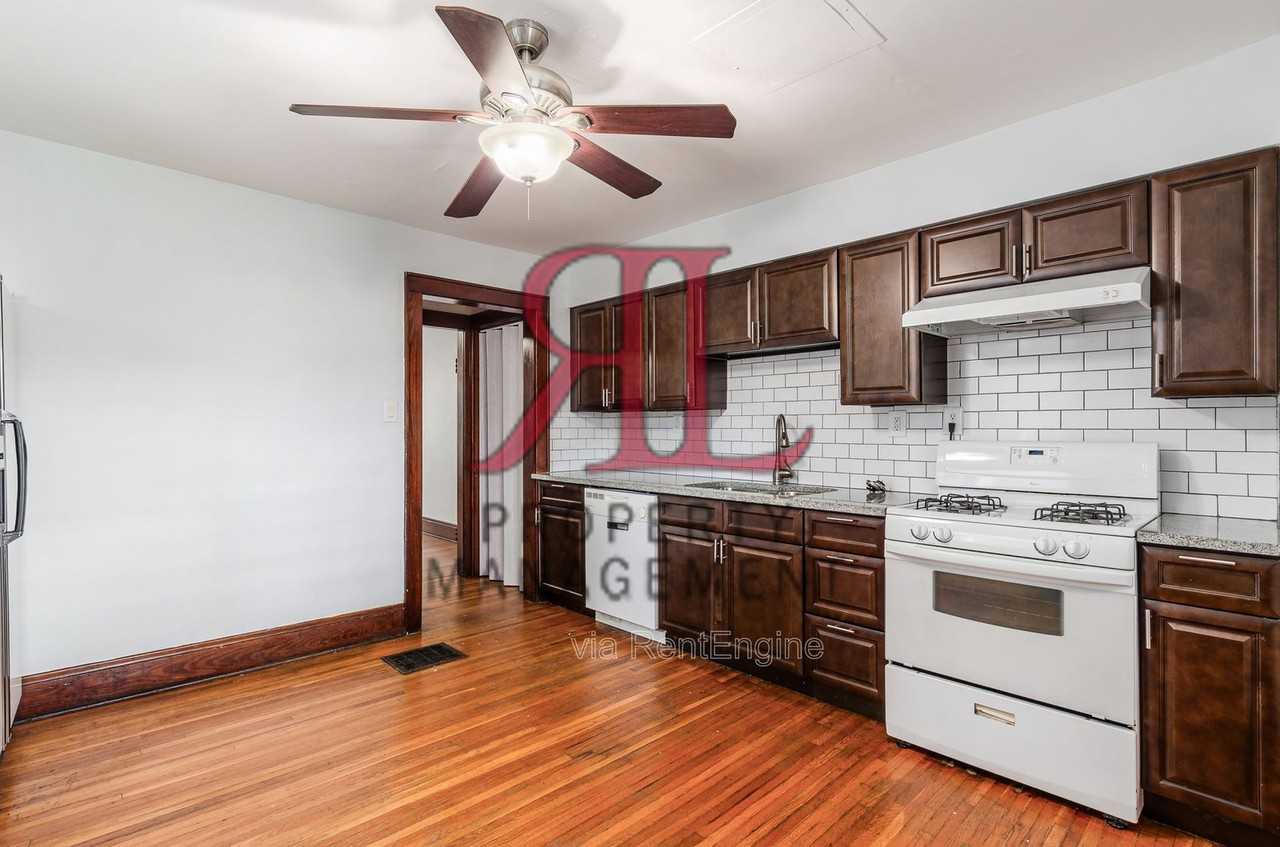 247 E Jenkins Ave - Photo 7 of 24