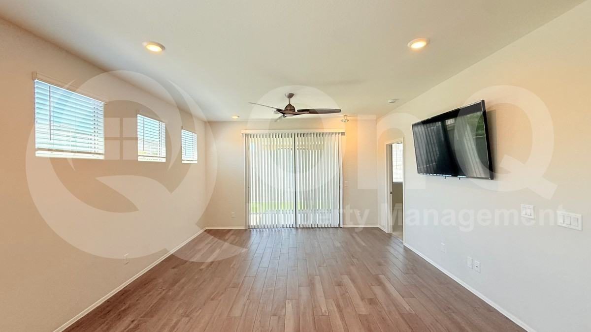 14664 W Valentine St - Photo 2 of 24
