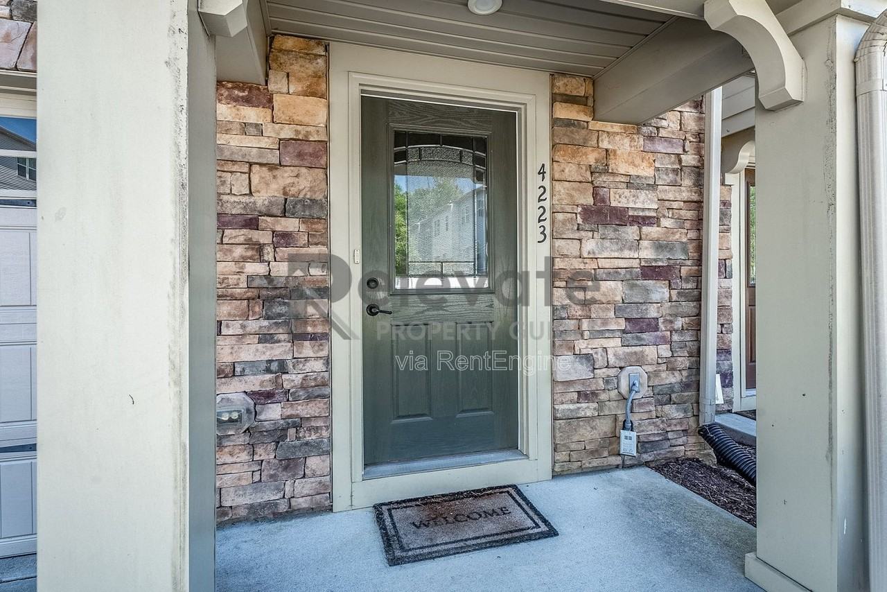 4223 New Hermitage Dr - Photo 5 of 34