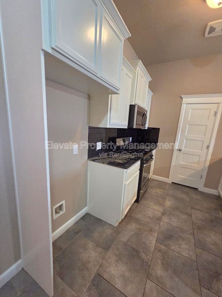 2301 Kintyre Rd - Photo 5 of 21