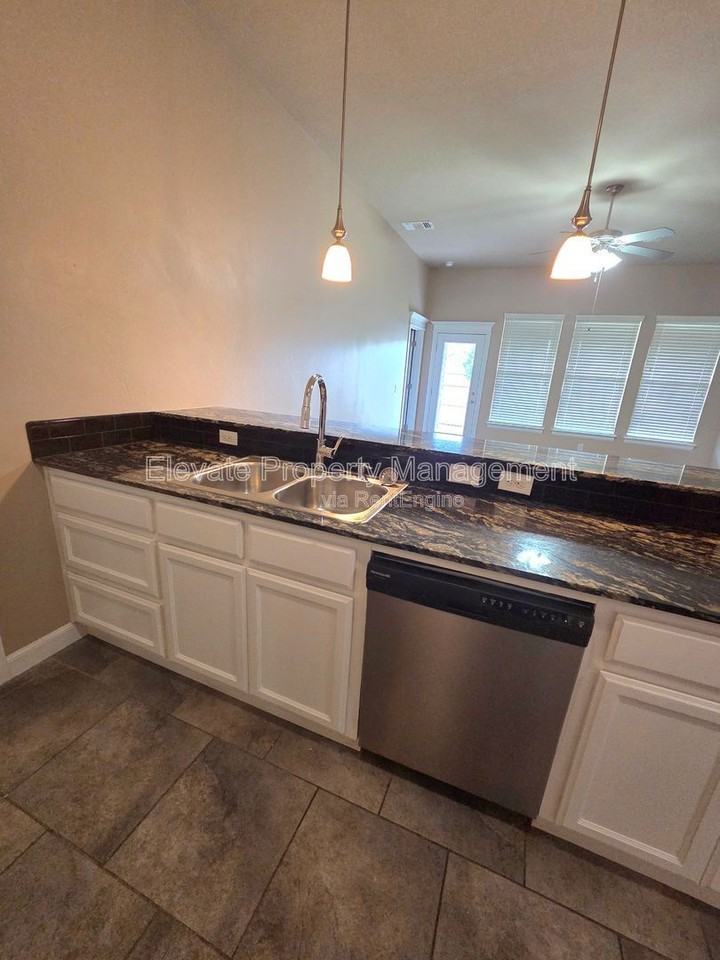 2301 Kintyre Rd - Photo 7 of 21