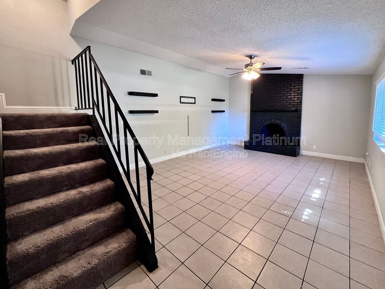 404 N Villa Ave - Photo 3 of 20