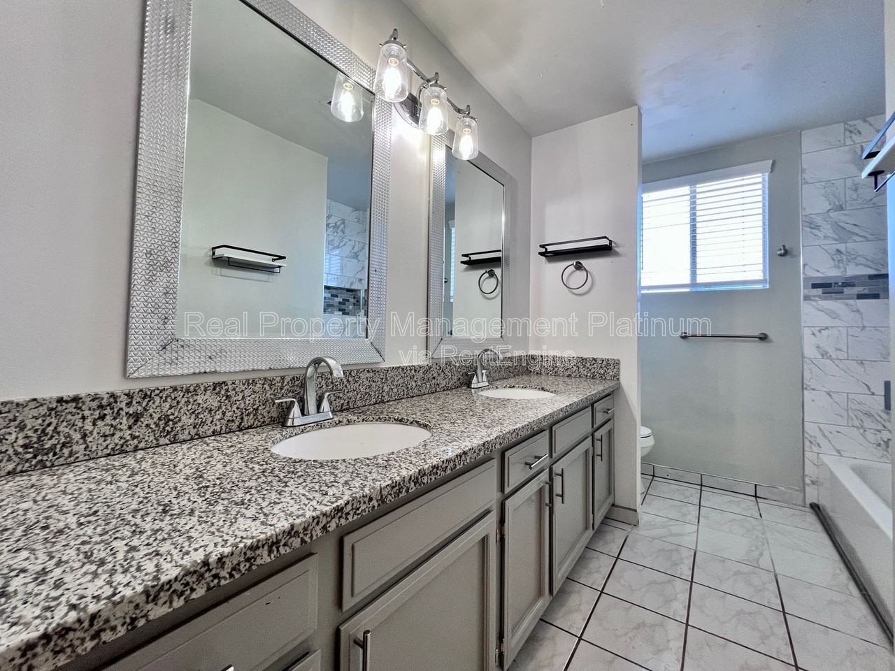 404 N Villa Ave - Photo 6 of 20