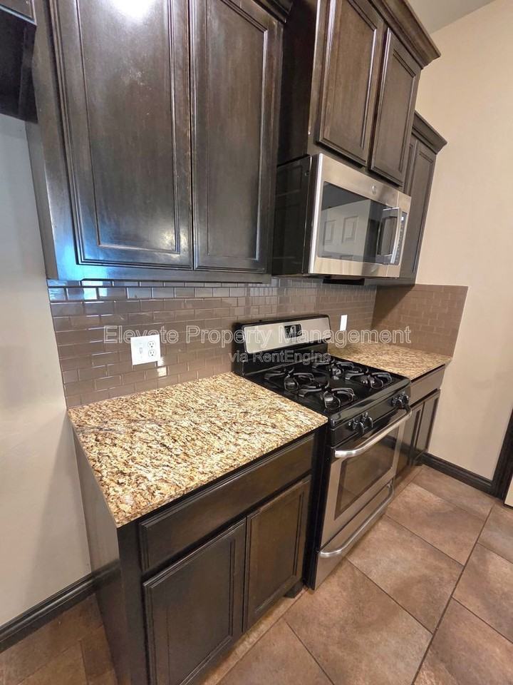 2301 Starwood Way - Photo 4 of 16