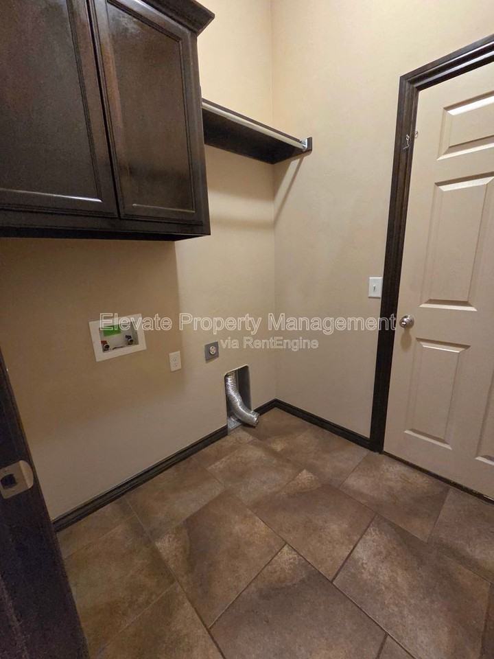 2301 Starwood Way - Photo 6 of 16