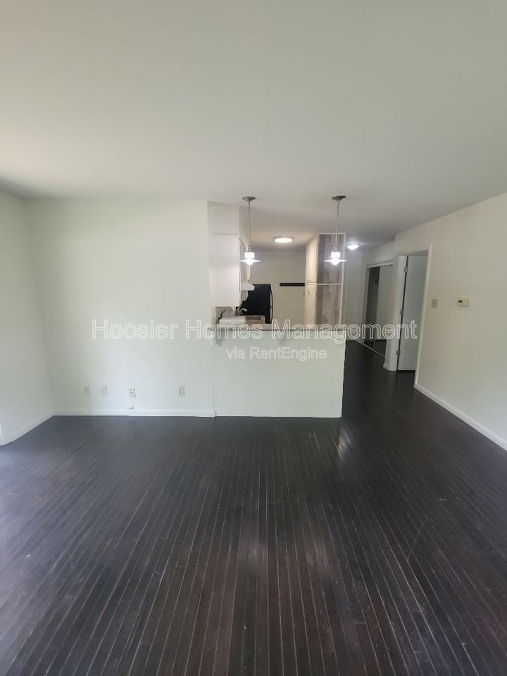 770 E 61st St #1 - Photo 5 of 16