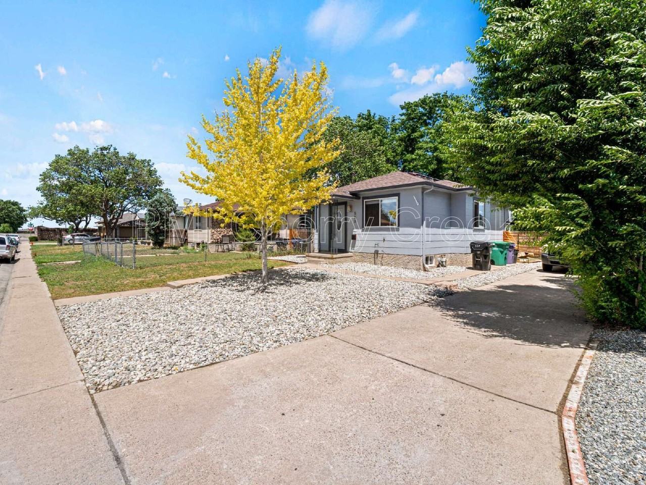 550 Winona Ct - Photo 3 of 28