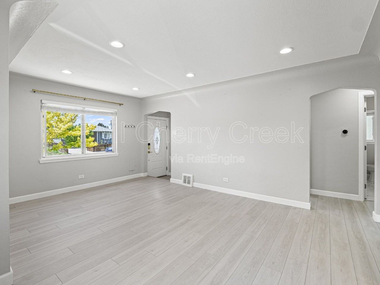 550 Winona Ct - Photo 4 of 28