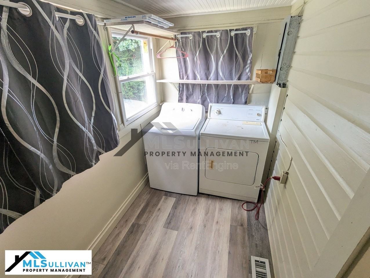 641 Cornelius St - Photo 7 of 9