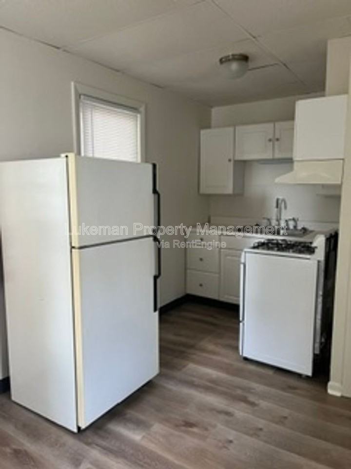 412 E Prairie St #3 - Photo 4 of 15