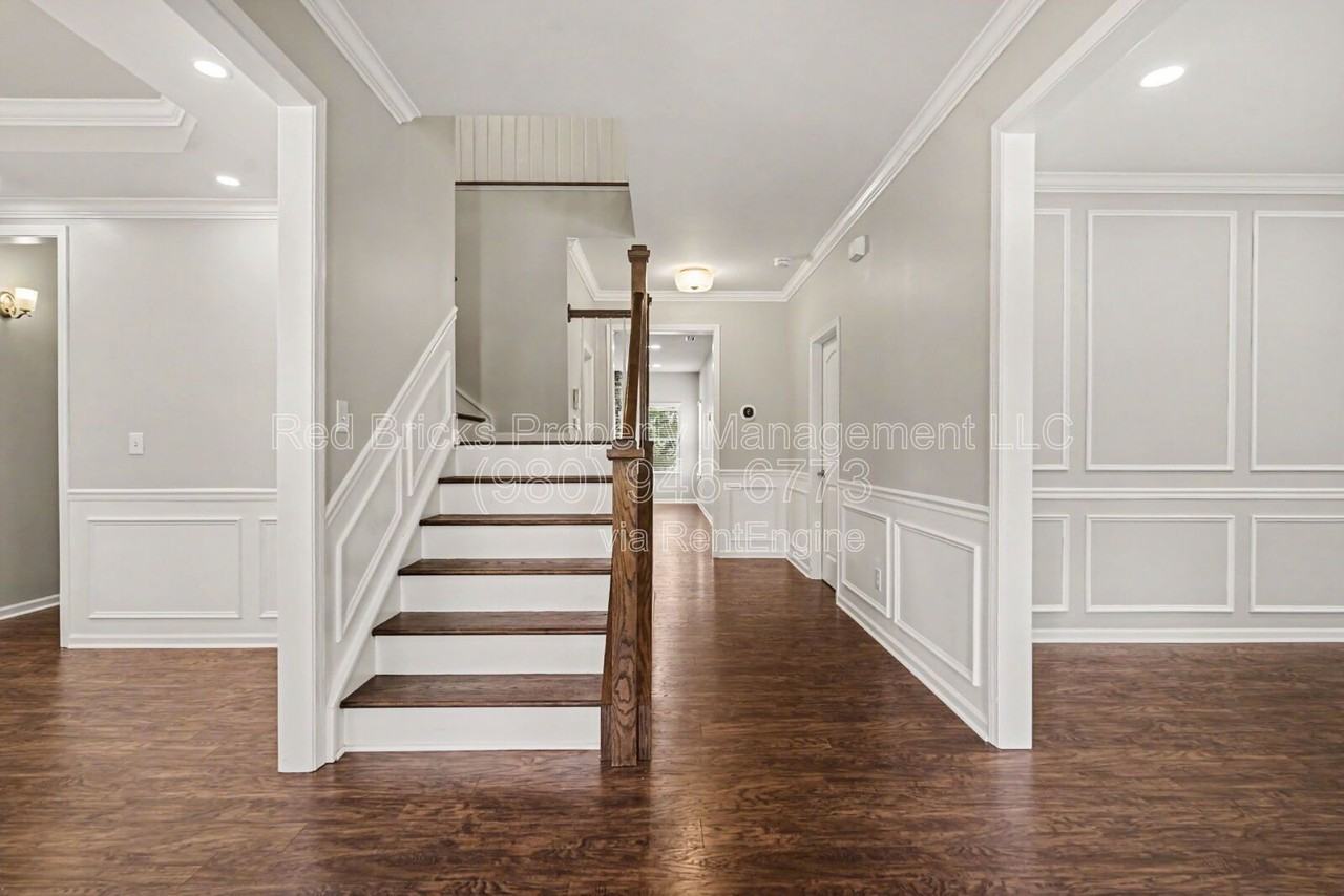 3527 Arnica Ct - Photo 5 of 34