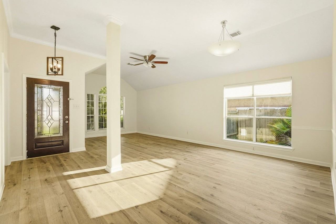 19126 Rebel Yell Dr - Photo 4 of 24