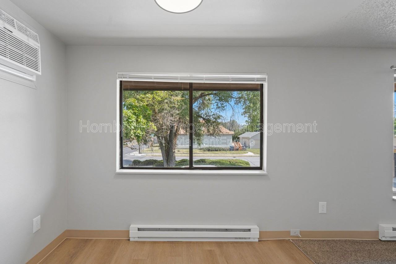 2628 E Wellesley Ave #2 - Photo 3 of 15