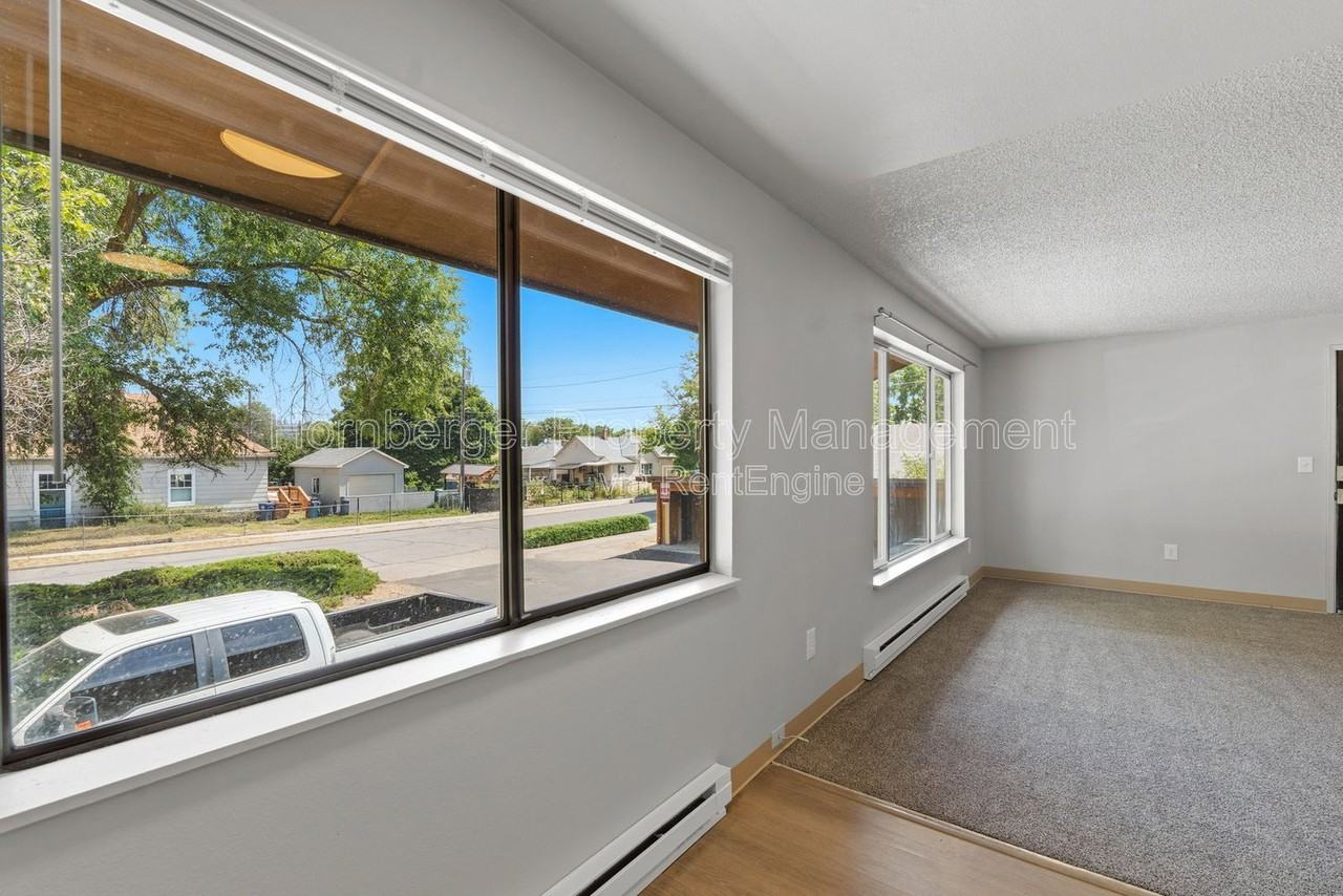 2628 E Wellesley Ave #2 - Photo 4 of 15