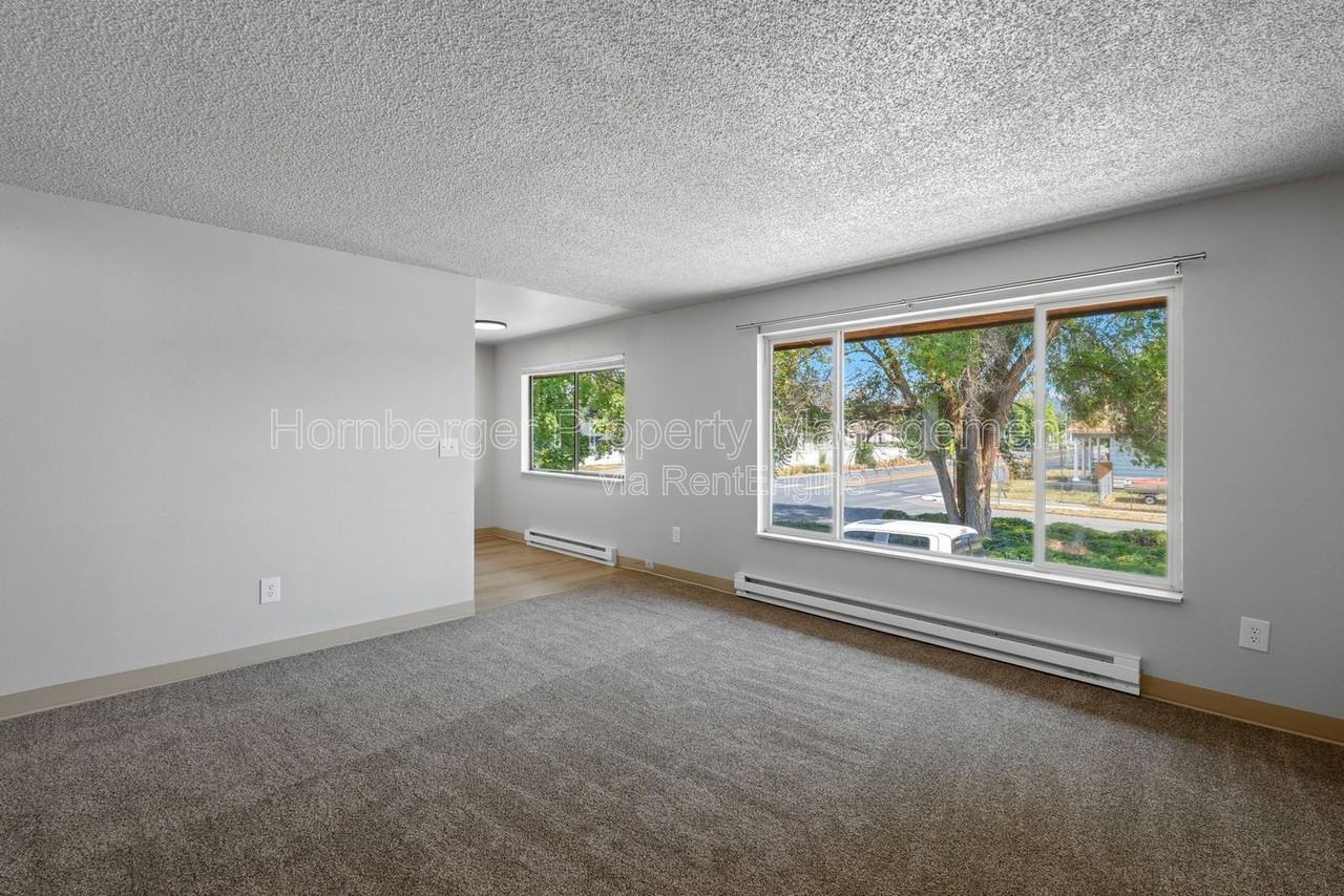 2628 E Wellesley Ave #2 - Photo 6 of 15