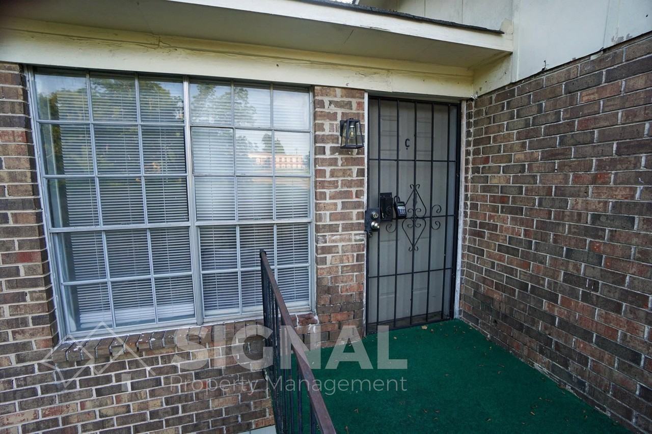 1309 16th St N #1309C - Photo 2 of 9