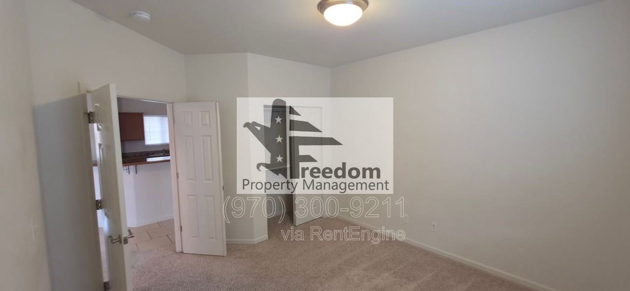 1187 Cherrywood Ave - Photo 4 of 14