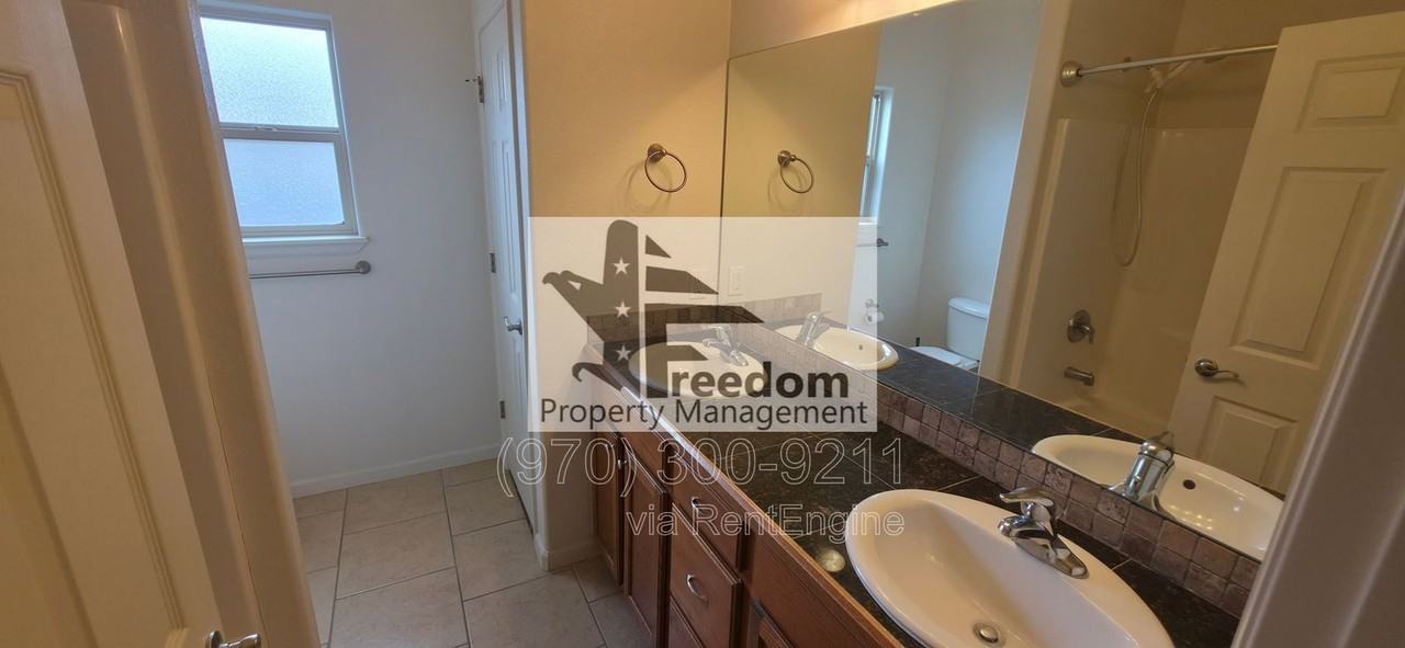1187 Cherrywood Ave - Photo 6 of 14