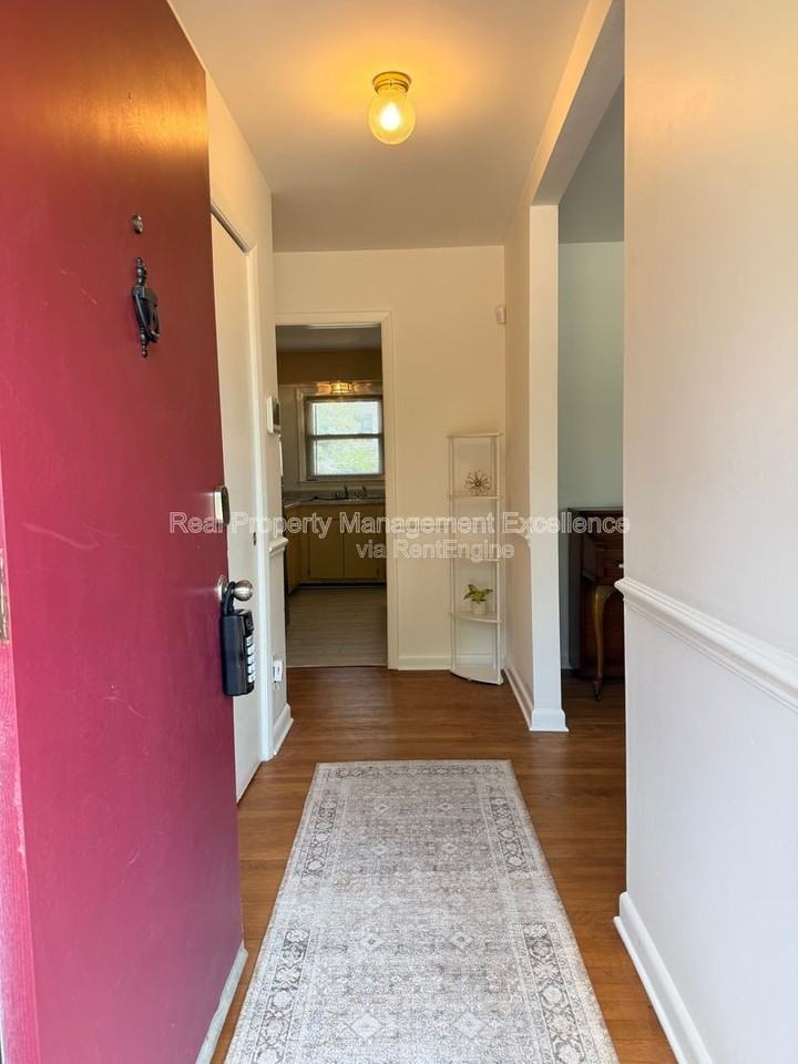 120 E Rowan St - Photo 2 of 50