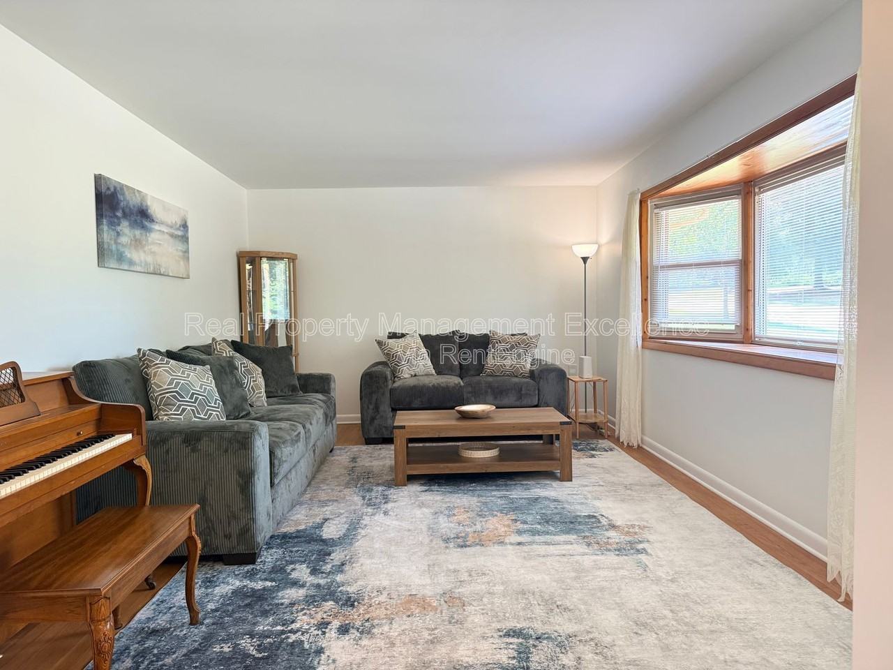 120 E Rowan St - Photo 3 of 50