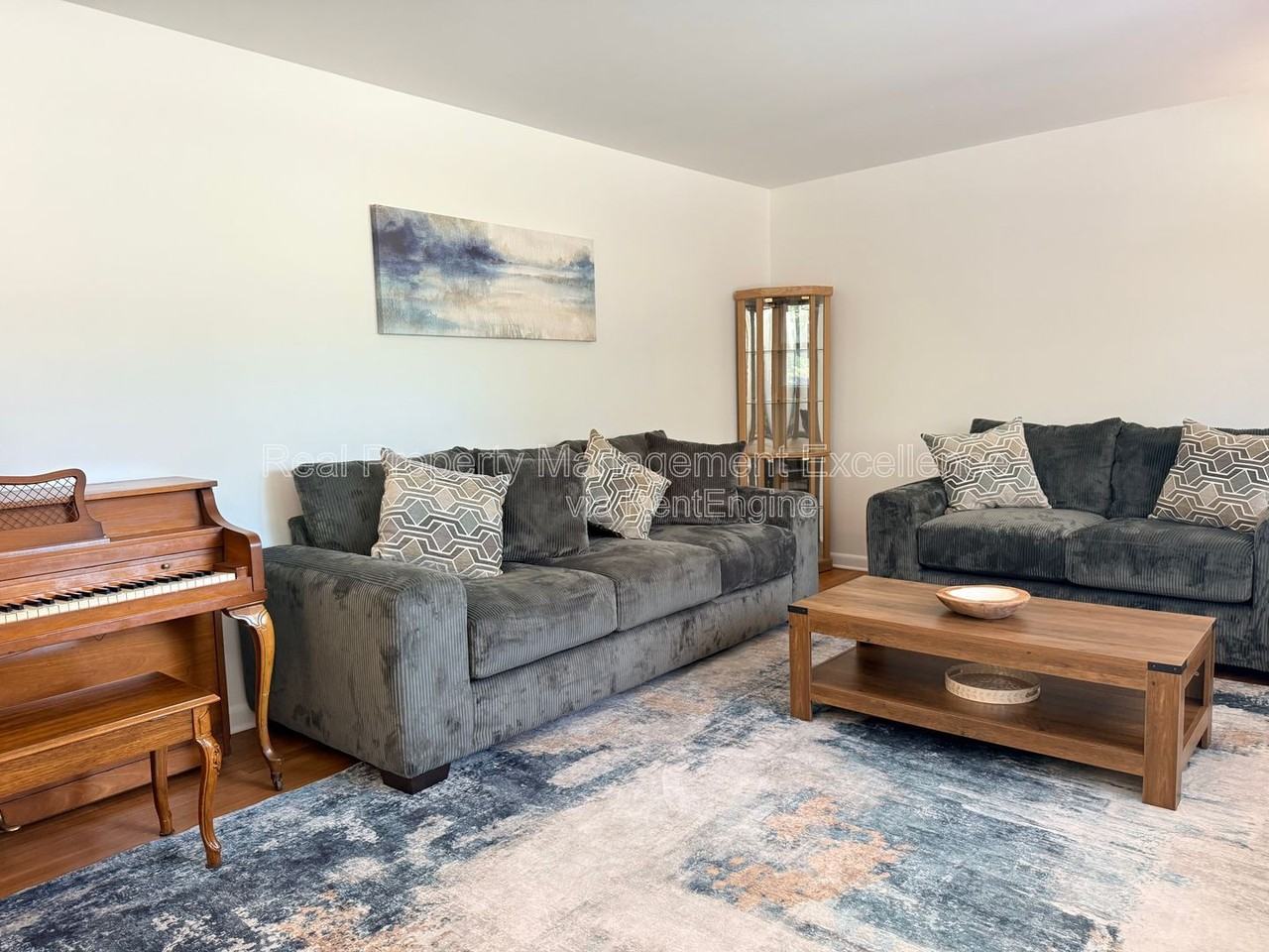120 E Rowan St - Photo 5 of 50